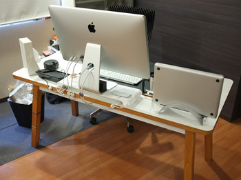 Desk01.jpg