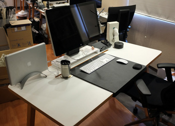 Desk02.jpg